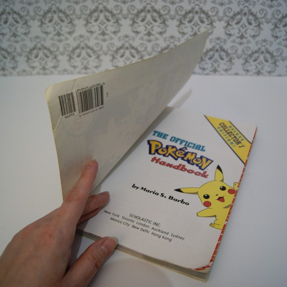 '99 The Official Pokemon Handbook Nintendo "Gotta Catch Em' All!" No Poster - Picture 3 of 10